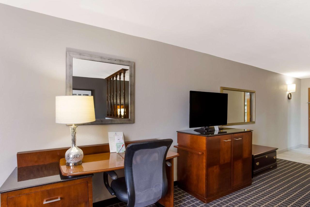 Surestay Plus Hotel By Best Western Greenwood Exterior photo