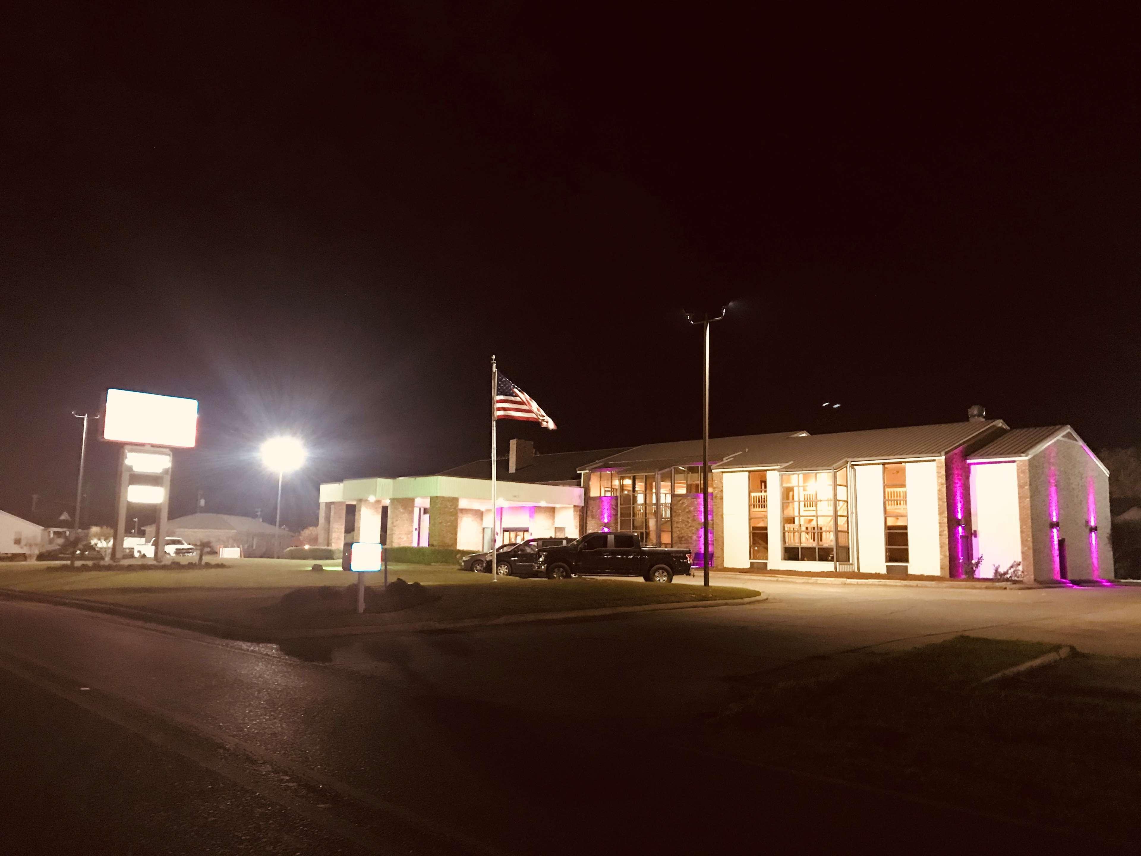 Surestay Plus Hotel By Best Western Greenwood Exterior photo